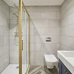 Apartment Host & - Flowergate *