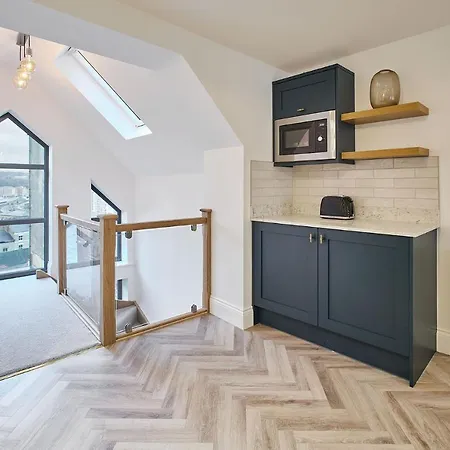 Host & - Flowergate Apartment *
