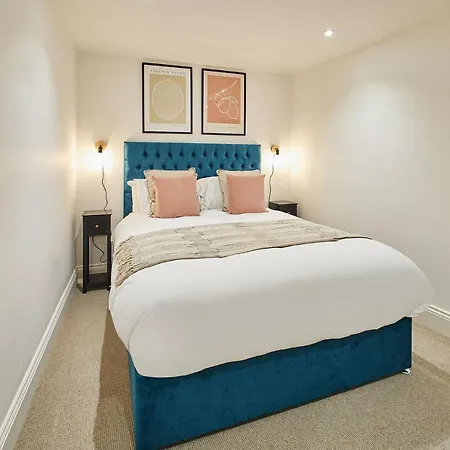 Host & - Flowergate Апартаменты Уитби