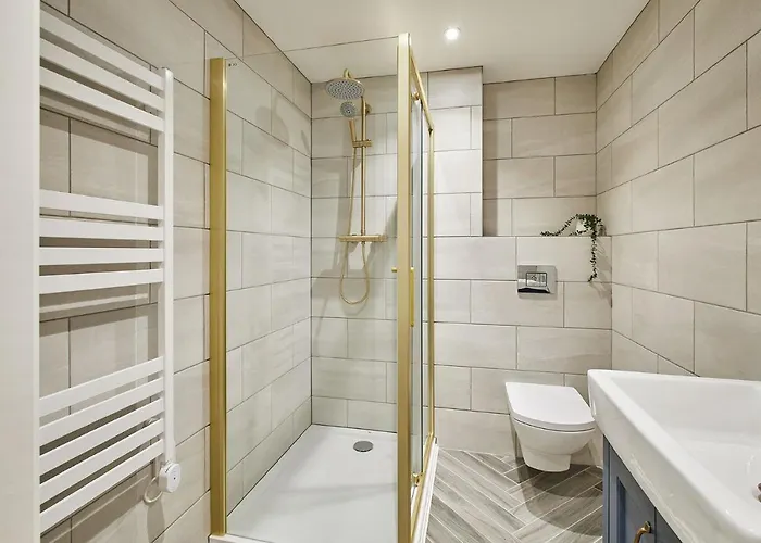 Host & - Flowergate * ウィットビー